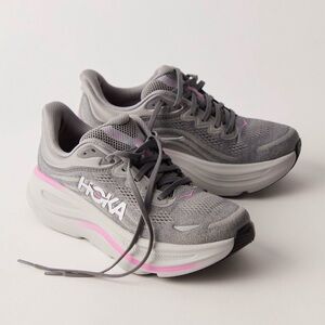 Hoka Bondi 9 Women's Athletic Shoes in Gray and Pink